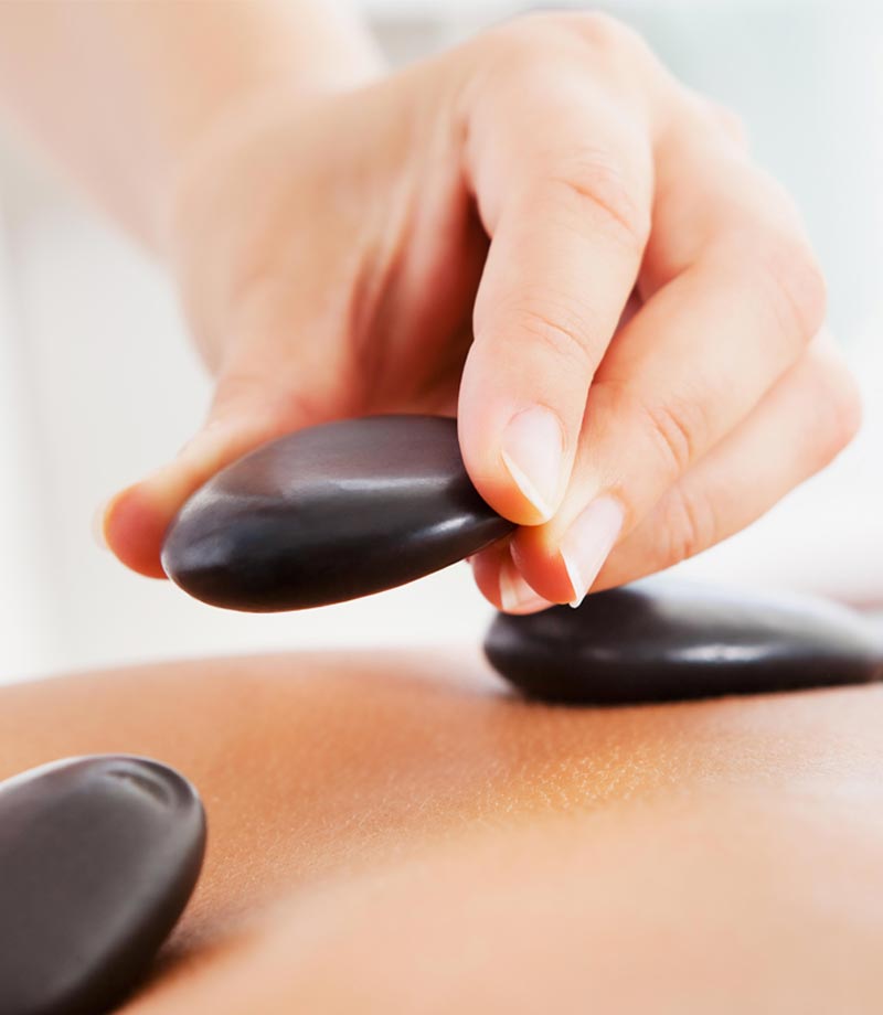Découvrez le massage aux pierres chaudes